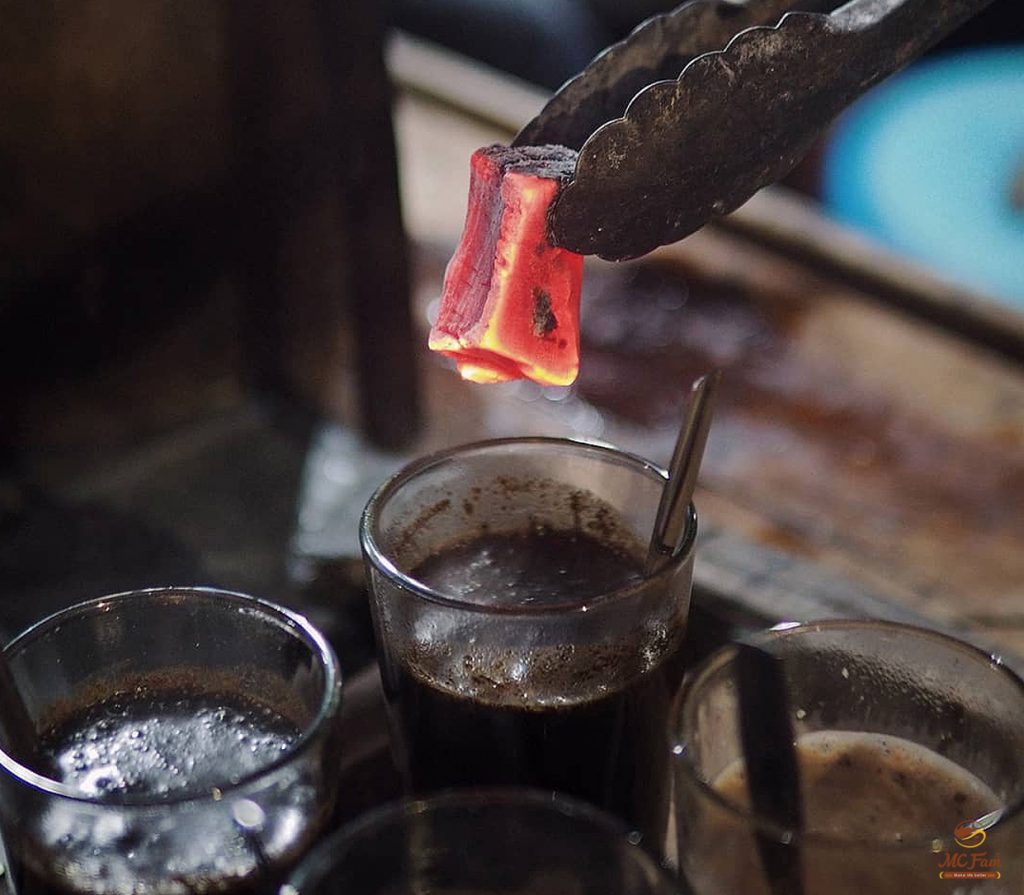 Cà phê than hồng là thức uống độc đáo đến từ Indonesia
